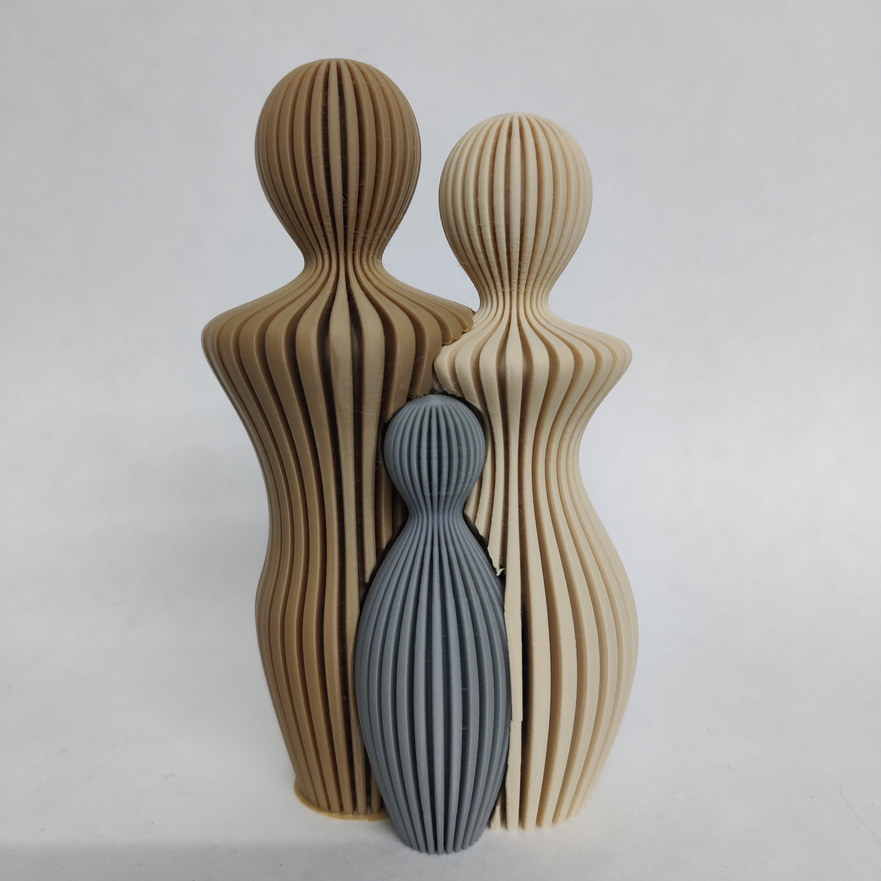 Familie vader moeder kinderen houtskleur / beige / grijs | 3D Geprint Woonaccessoire