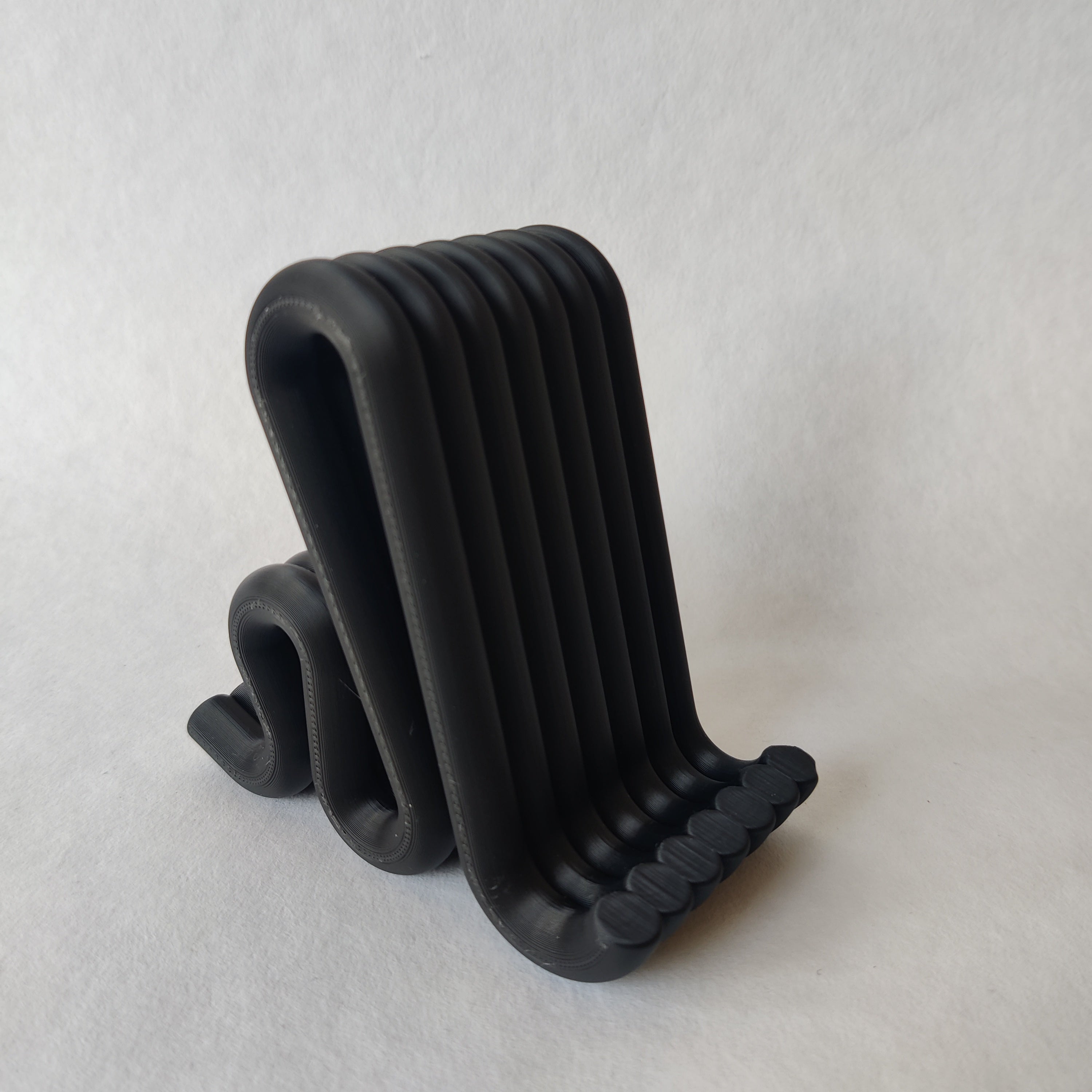 Telefoon houder in zwart - 3D geprint woondecoratie